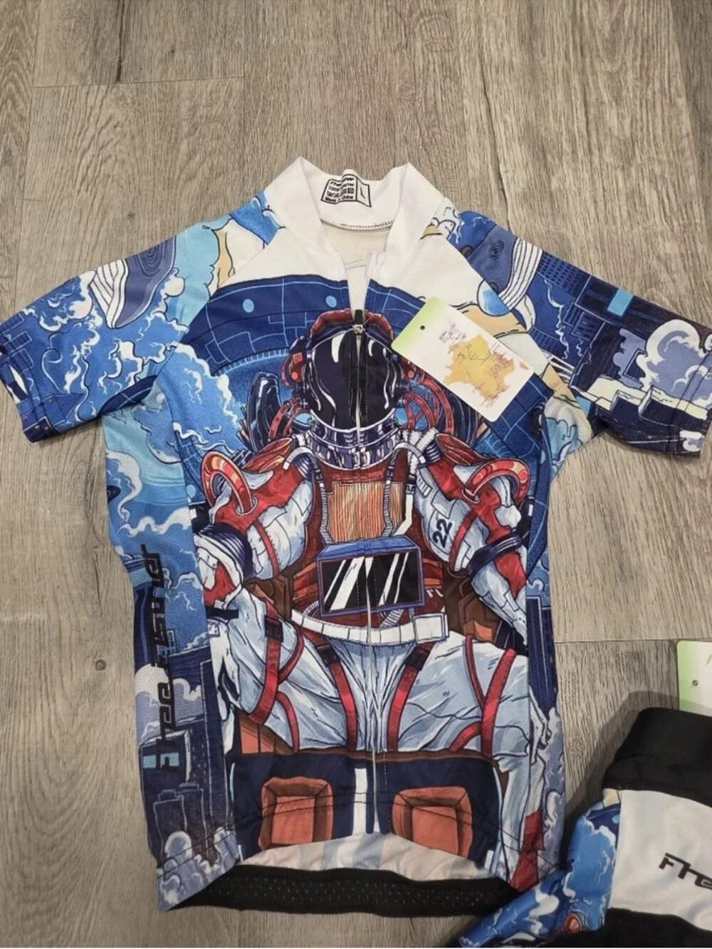 NWT Free Fisher Cycling Jersey & Shorts Set Astronaut Theme kids L bikeing
